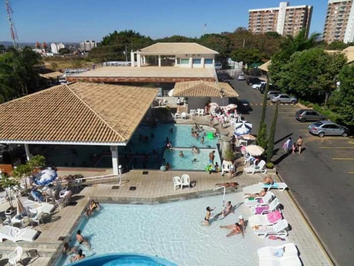 Flat Di Roma Resort Internacional Caldas Novas Exterior photo